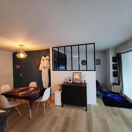 Spatial - Place De La Republique *