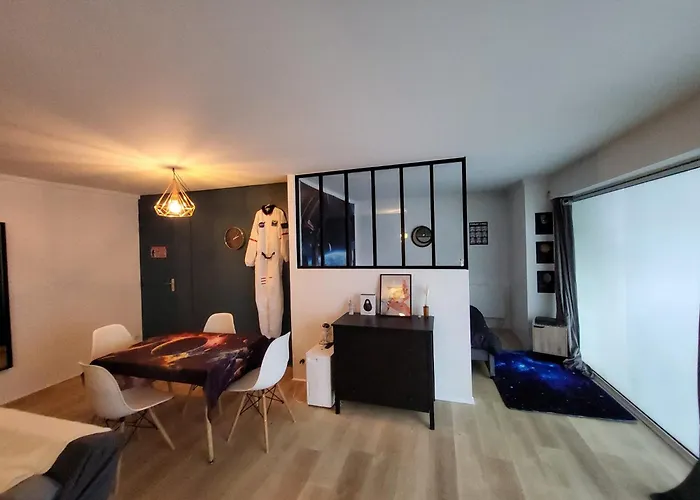 Spatial - Place De La Republique *